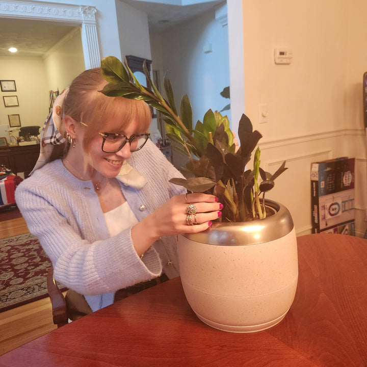 Interactive 6'' Smart Plant Pot with Speaker